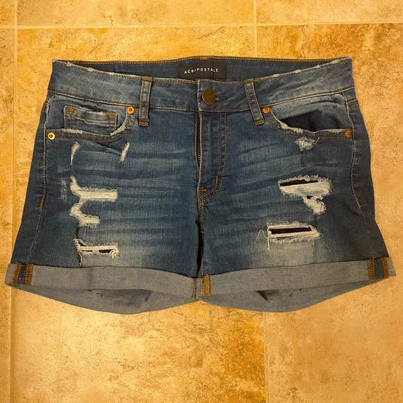 Blue Aeropostale midi jean shorts - Picture 1 of 3